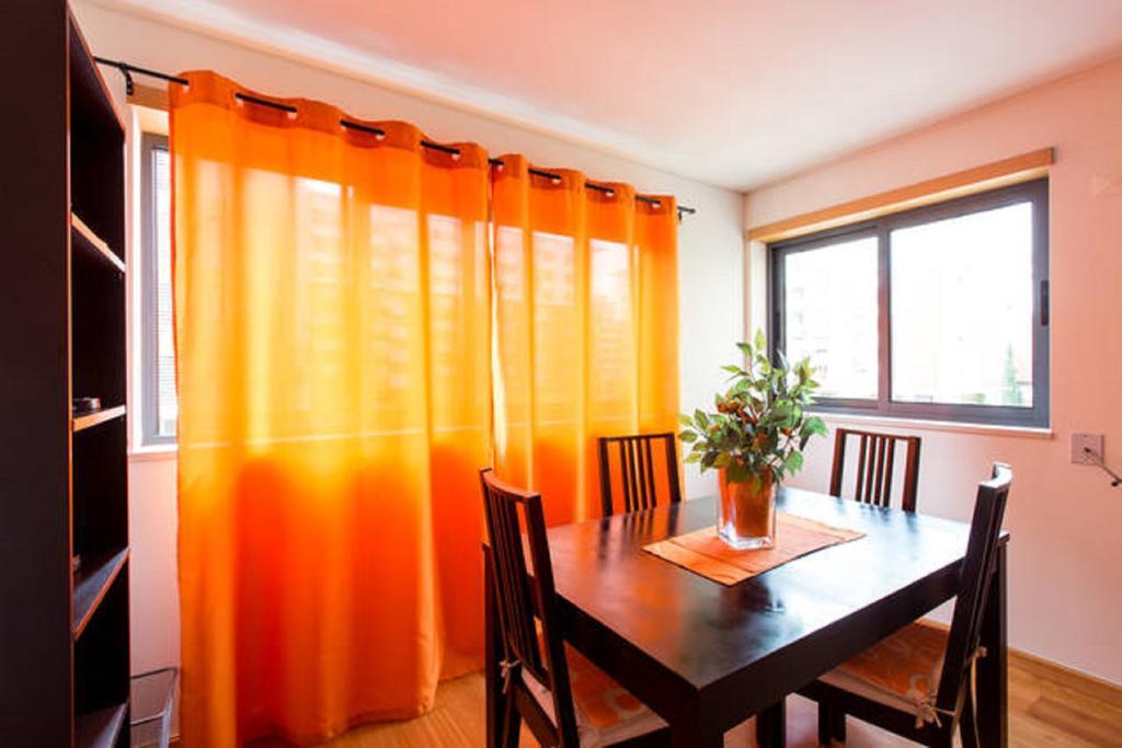 World In Lisbon - B. Prata Apartment Room photo