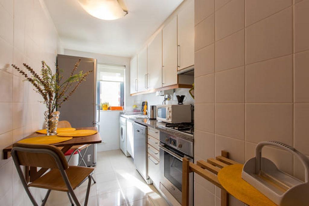 World In Lisbon - B. Prata Apartment Room photo